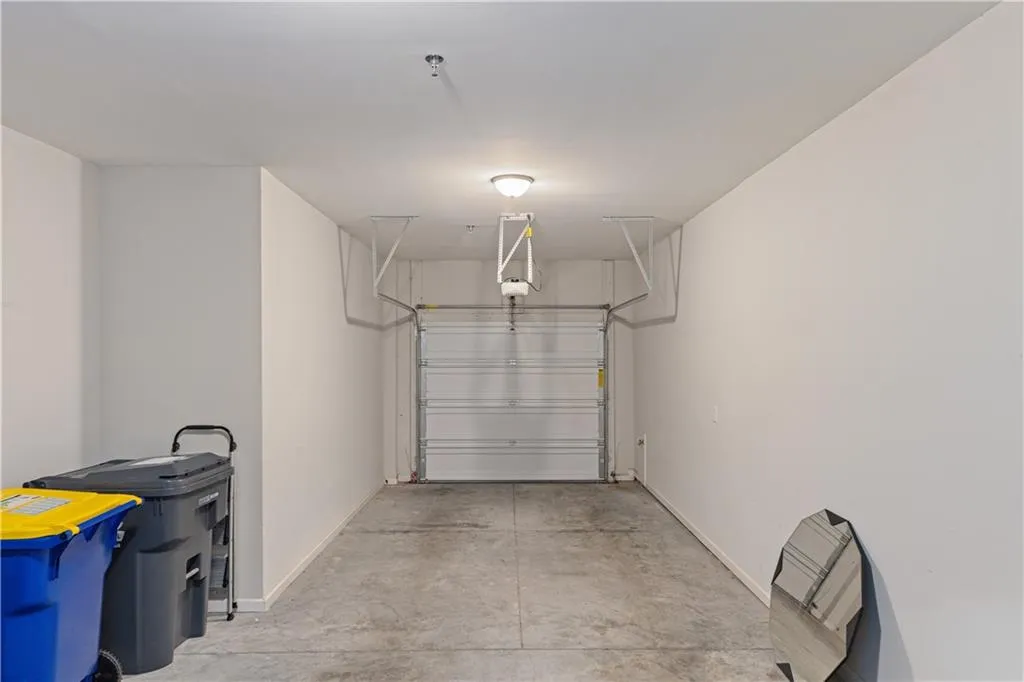 6674 Cadence Boulevard, Atlanta, Georgia 30328, 1 Bedroom Bedrooms, ,1 BathroomBathrooms,Residential,Sold,6674 Cadence Boulevard,7703572
