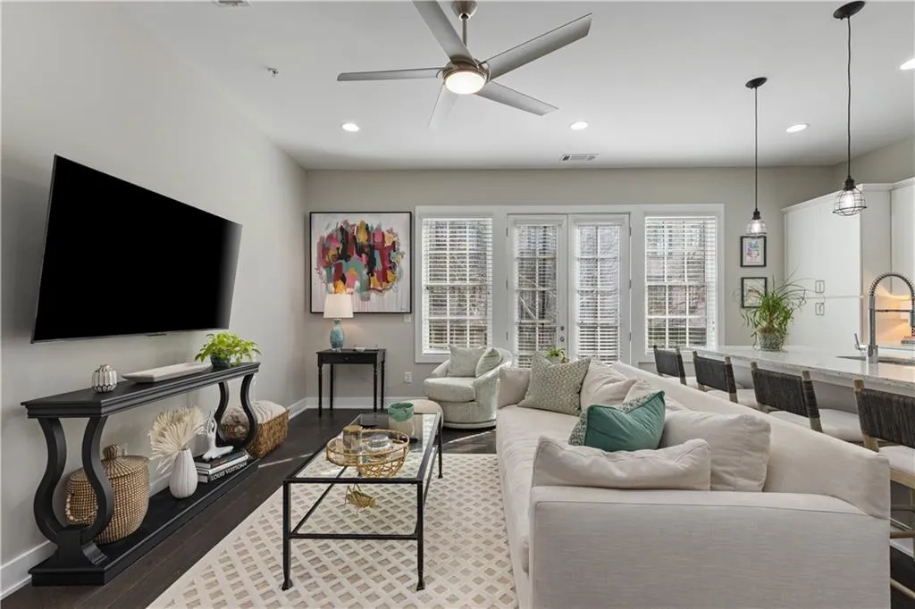 6674 Cadence Boulevard, Atlanta, Georgia 30328, 1 Bedroom Bedrooms, ,1 BathroomBathrooms,Residential,Sold,6674 Cadence Boulevard,7703572