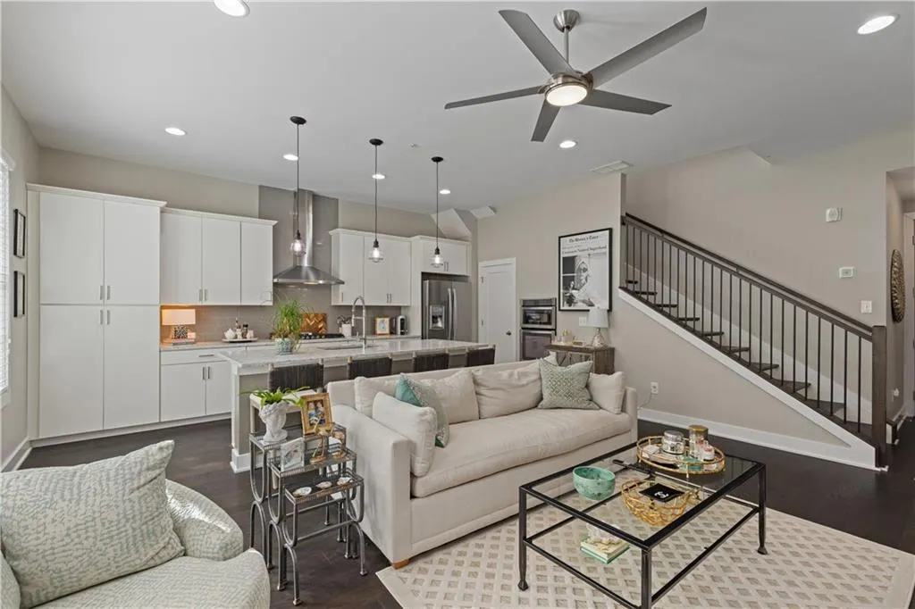 6674 Cadence Boulevard, Atlanta, Georgia 30328, 1 Bedroom Bedrooms, ,1 BathroomBathrooms,Residential,Sold,6674 Cadence Boulevard,7703572