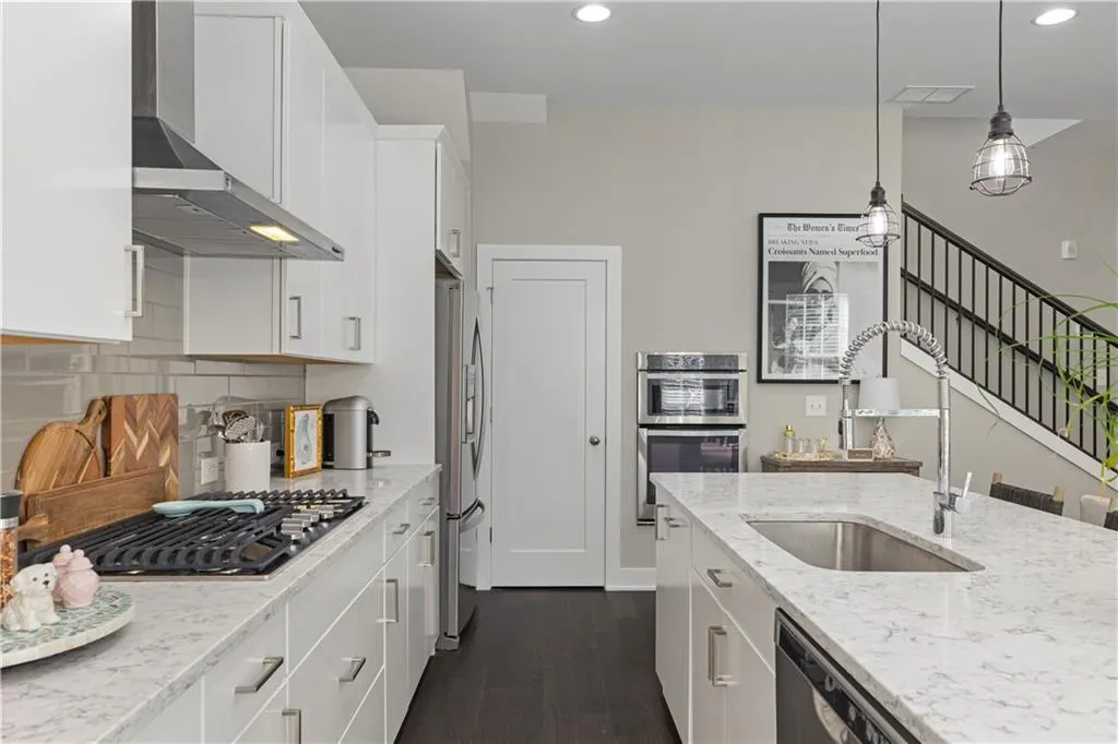 6674 Cadence Boulevard, Atlanta, Georgia 30328, 1 Bedroom Bedrooms, ,1 BathroomBathrooms,Residential,Sold,6674 Cadence Boulevard,7703572