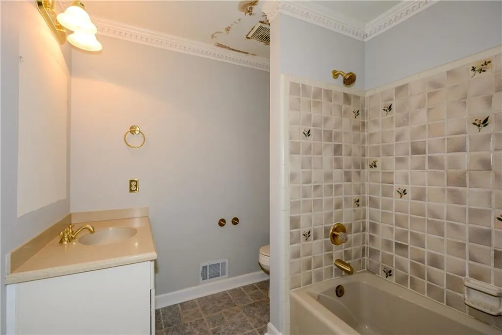 5755 Heards Forest Drive, Atlanta, Georgia 30328, 7 Bedrooms Bedrooms, ,5 BathroomsBathrooms,Residential,Sold,5755 Heards Forest Drive,5788064