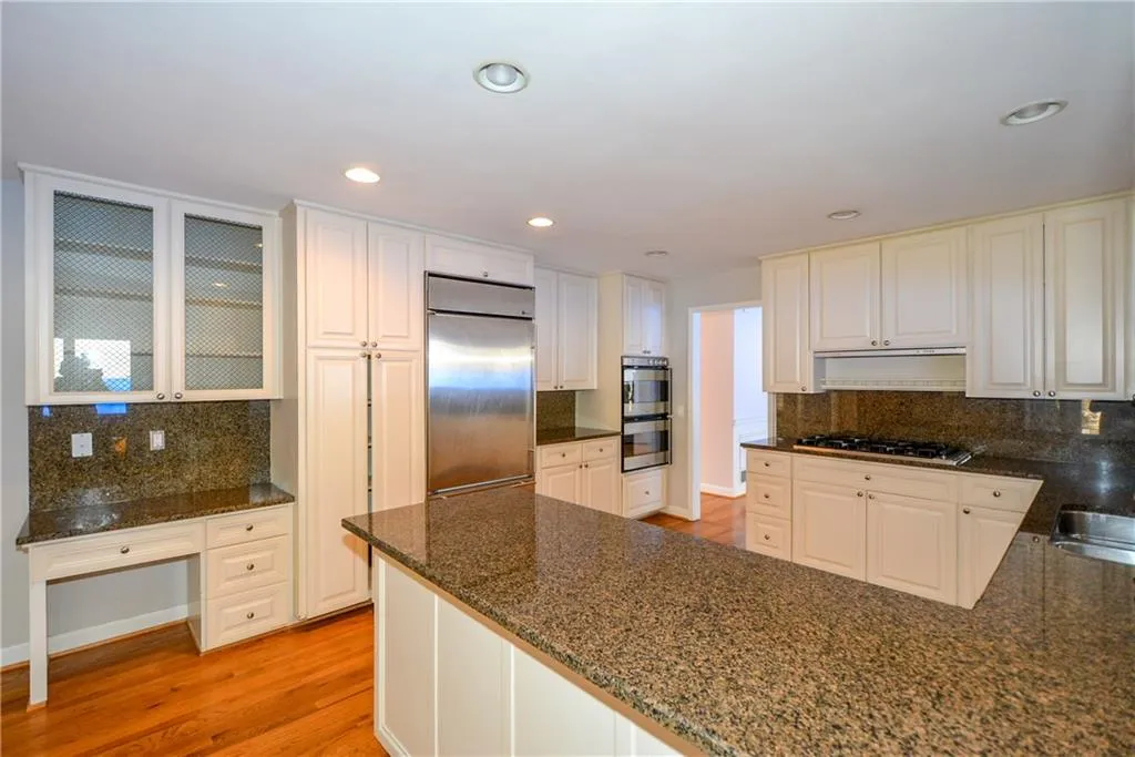 5755 Heards Forest Drive, Atlanta, Georgia 30328, 7 Bedrooms Bedrooms, ,5 BathroomsBathrooms,Residential,Sold,5755 Heards Forest Drive,5788064