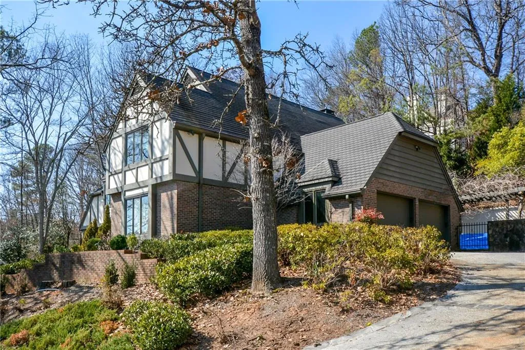 5755 Heards Forest Drive, Atlanta, Georgia 30328, 7 Bedrooms Bedrooms, ,5 BathroomsBathrooms,Residential,Sold,5755 Heards Forest Drive,5788064