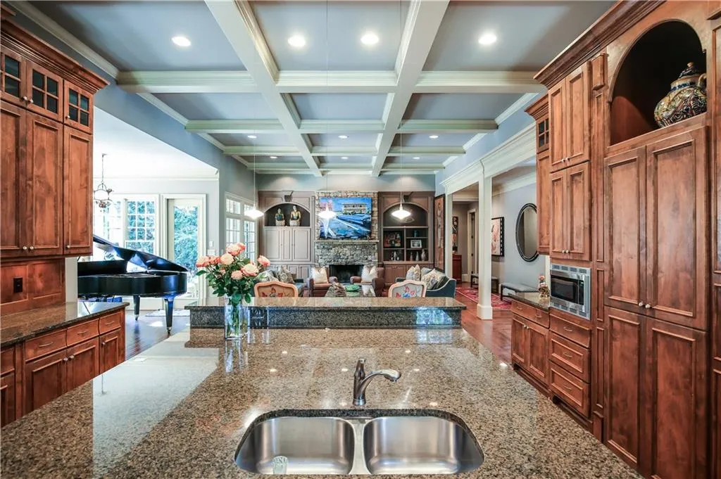 165 Trimble Crest Drive, Atlanta, Georgia 30342, 4 Bedrooms Bedrooms, ,4 BathroomsBathrooms,Residential,Sold,165 Trimble Crest Drive,5974147