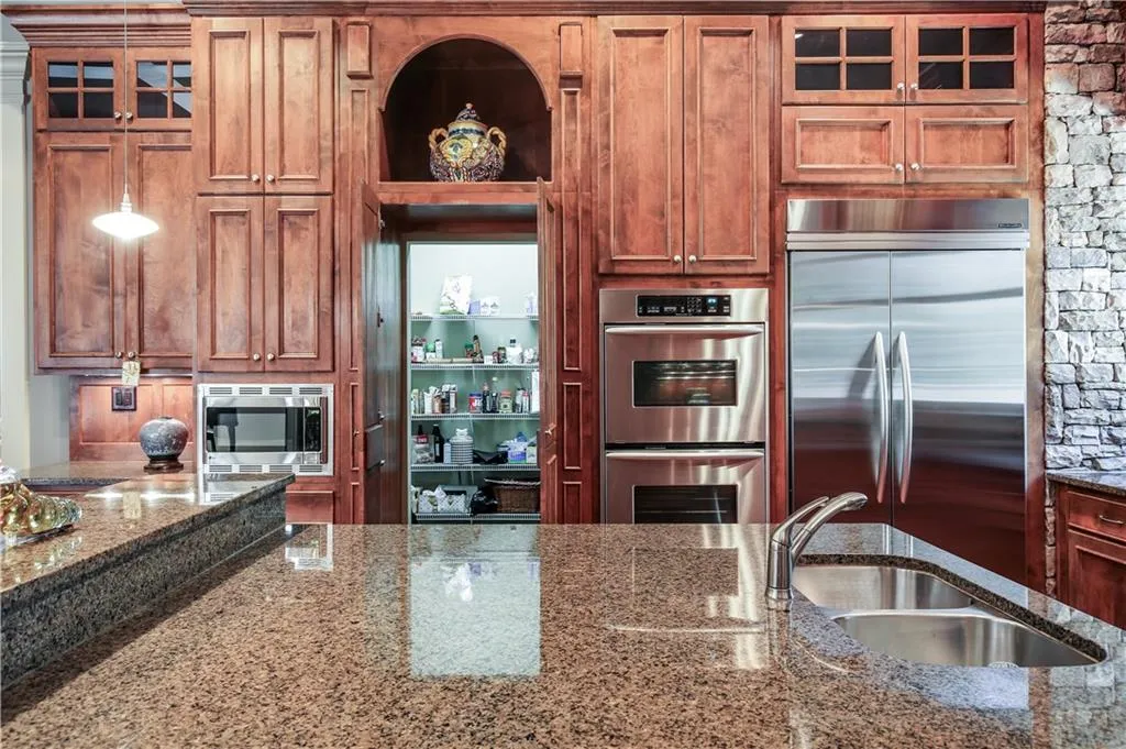 165 Trimble Crest Drive, Atlanta, Georgia 30342, 4 Bedrooms Bedrooms, ,4 BathroomsBathrooms,Residential,Sold,165 Trimble Crest Drive,5974147