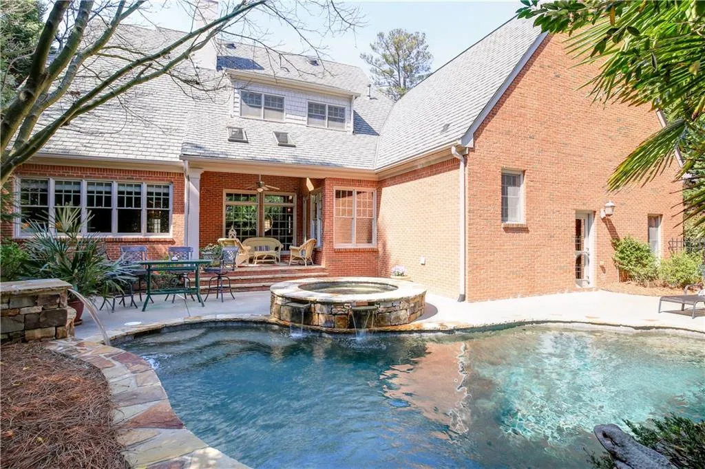 165 Trimble Crest Drive, Atlanta, Georgia 30342, 4 Bedrooms Bedrooms, ,4 BathroomsBathrooms,Residential,Sold,165 Trimble Crest Drive,5974147