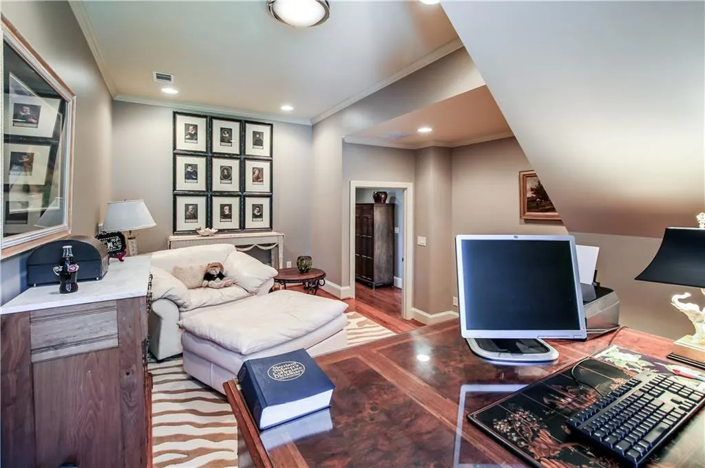 165 Trimble Crest Drive, Atlanta, Georgia 30342, 4 Bedrooms Bedrooms, ,4 BathroomsBathrooms,Residential,Sold,165 Trimble Crest Drive,5974147