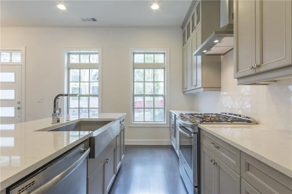 4139 Township Parkway, Atlanta, Georgia 30342, 3 Bedrooms Bedrooms, ,3 BathroomsBathrooms,Residential,Sold,4139 Township Parkway,5850430