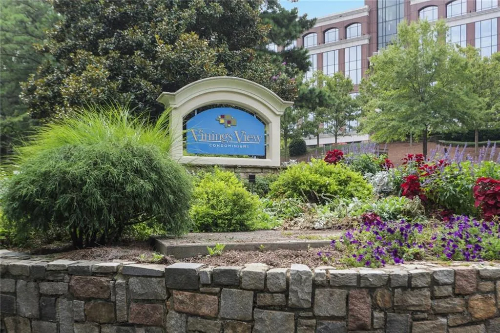Welcome home to Vinings View.