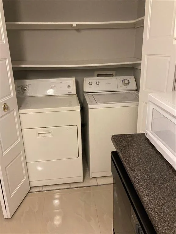 5153 Roswell Road Unit 9, Sandy Springs, Georgia 30342, 1 Bedroom Bedrooms, ,1 BathroomBathrooms,Residential,Sold,5153 Roswell Road Unit 9,7145785