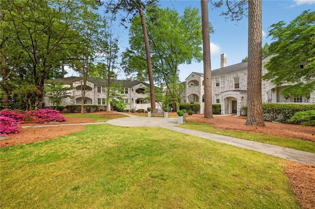 65 Peachtree Memorial Drive Nw Unit 5, Atlanta, Georgia 30309, 2 Bedrooms Bedrooms, 0 ,2 BathroomsBathrooms,Residential,For Sale,65 Peachtree Memorial Drive Nw Unit 5,7750529