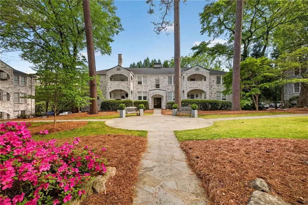 65 Peachtree Memorial Drive Nw Unit 5, Atlanta, Georgia 30309, 2 Bedrooms Bedrooms, 0 ,2 BathroomsBathrooms,Residential,For Sale,65 Peachtree Memorial Drive Nw Unit 5,7750529