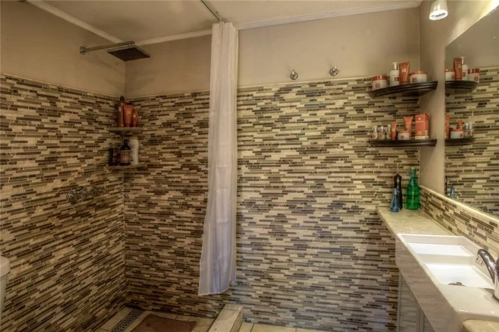 6980 Roswell Road Unit B13, Atlanta, Georgia 30328, 2 Bedrooms Bedrooms, ,2 BathroomsBathrooms,Residential,Sold,6980 Roswell Road Unit B13,6020911
