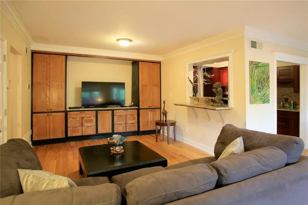6980 Roswell Road Unit B13, Atlanta, Georgia 30328, 2 Bedrooms Bedrooms, ,2 BathroomsBathrooms,Residential,Sold,6980 Roswell Road Unit B13,6020911