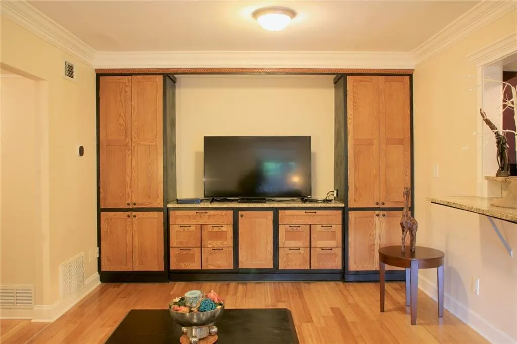 6980 Roswell Road Unit B13, Atlanta, Georgia 30328, 2 Bedrooms Bedrooms, ,2 BathroomsBathrooms,Residential,Sold,6980 Roswell Road Unit B13,6020911