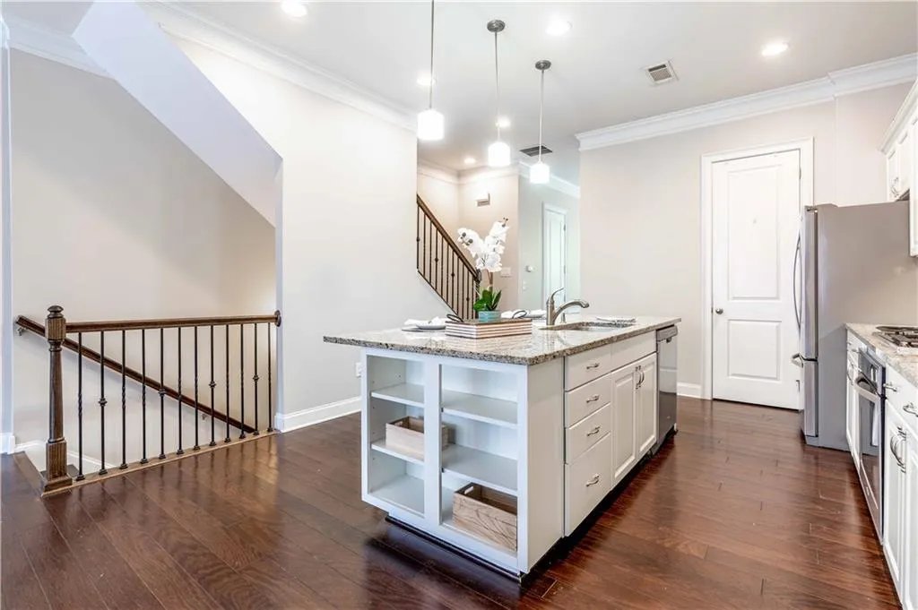316 Alderwood Lane, Atlanta, Georgia 30328, 3 Bedrooms Bedrooms, ,3 BathroomsBathrooms,Residential,Sold,316 Alderwood Lane,7089515