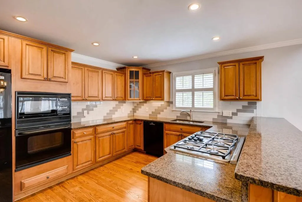 125 Bayvale Court, Sandy Springs, Georgia 30328, 5 Bedrooms Bedrooms, ,4 BathroomsBathrooms,Residential,Sold,125 Bayvale Court,6012279