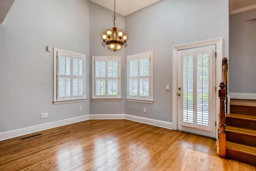 125 Bayvale Court, Sandy Springs, Georgia 30328, 5 Bedrooms Bedrooms, ,4 BathroomsBathrooms,Residential,Sold,125 Bayvale Court,6012279