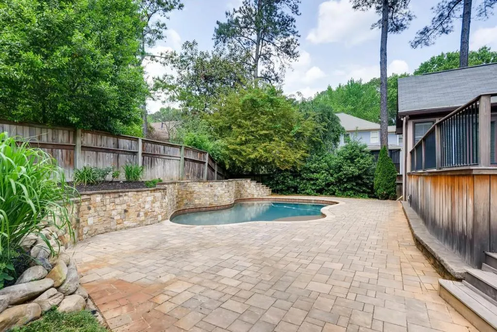 125 Bayvale Court, Sandy Springs, Georgia 30328, 5 Bedrooms Bedrooms, ,4 BathroomsBathrooms,Residential,Sold,125 Bayvale Court,6012279
