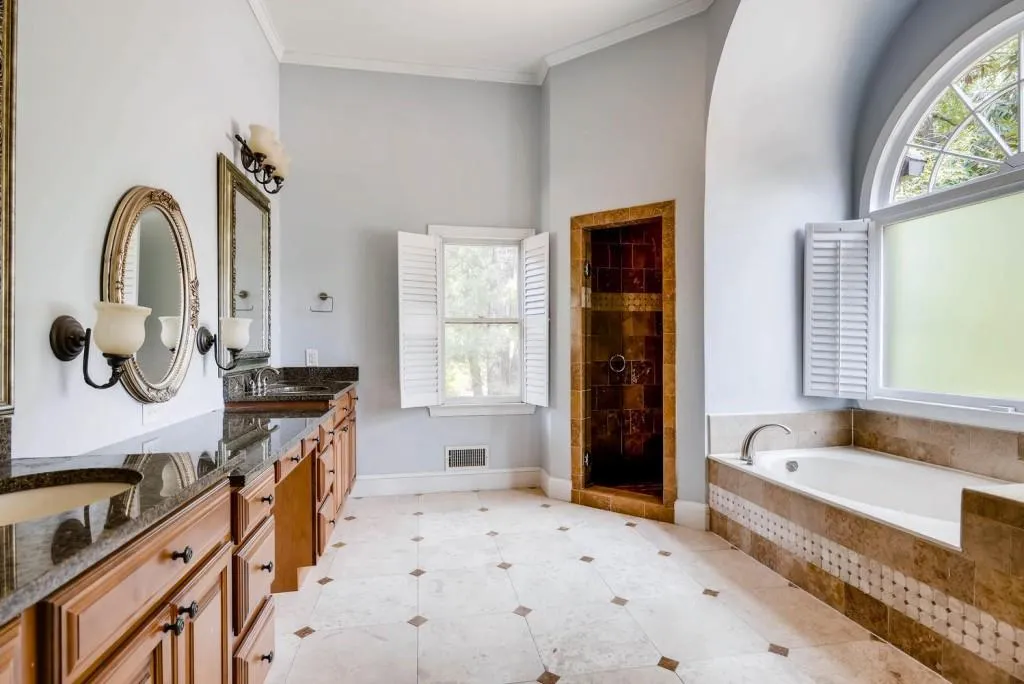 125 Bayvale Court, Sandy Springs, Georgia 30328, 5 Bedrooms Bedrooms, ,4 BathroomsBathrooms,Residential,Sold,125 Bayvale Court,6012279