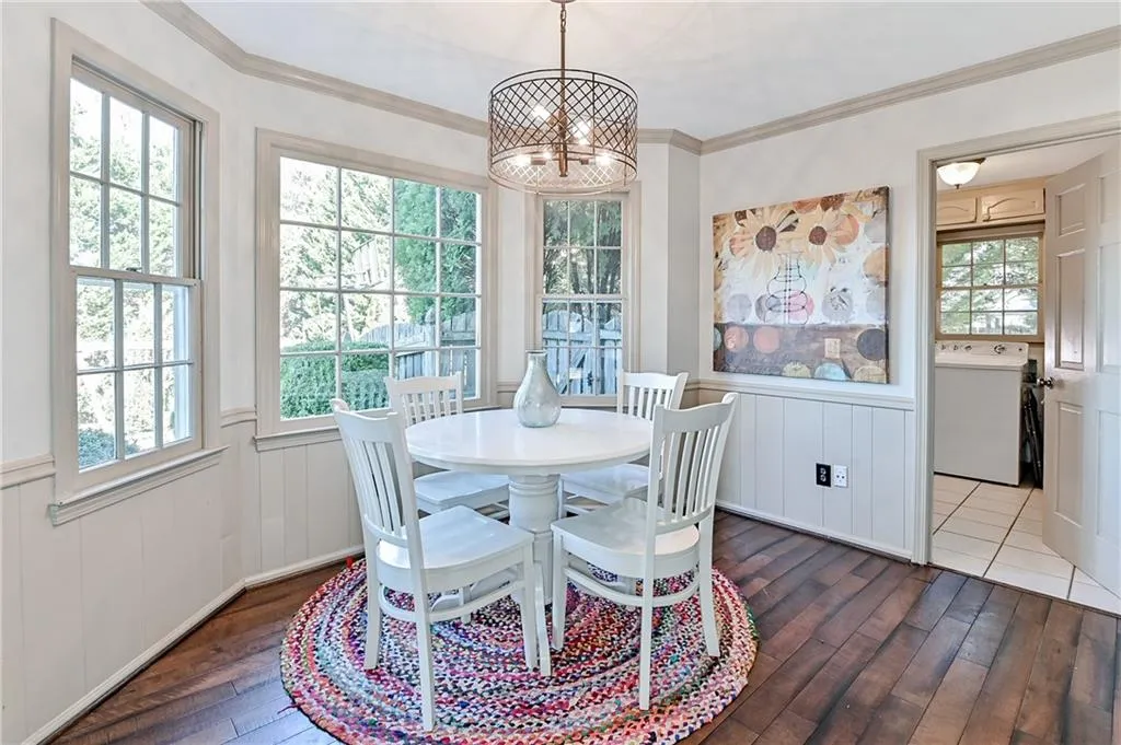 120 Marsh Glen Point, Sandy Springs, Georgia 30328, 6 Bedrooms Bedrooms, ,4 BathroomsBathrooms,Residential,Sold,120 Marsh Glen Point,6719195
