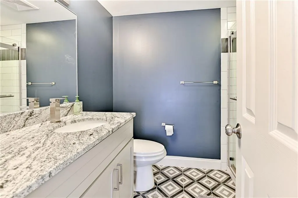 120 Marsh Glen Point, Sandy Springs, Georgia 30328, 6 Bedrooms Bedrooms, ,4 BathroomsBathrooms,Residential,Sold,120 Marsh Glen Point,6719195