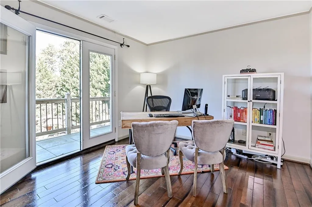 120 Marsh Glen Point, Sandy Springs, Georgia 30328, 6 Bedrooms Bedrooms, ,4 BathroomsBathrooms,Residential,Sold,120 Marsh Glen Point,6719195