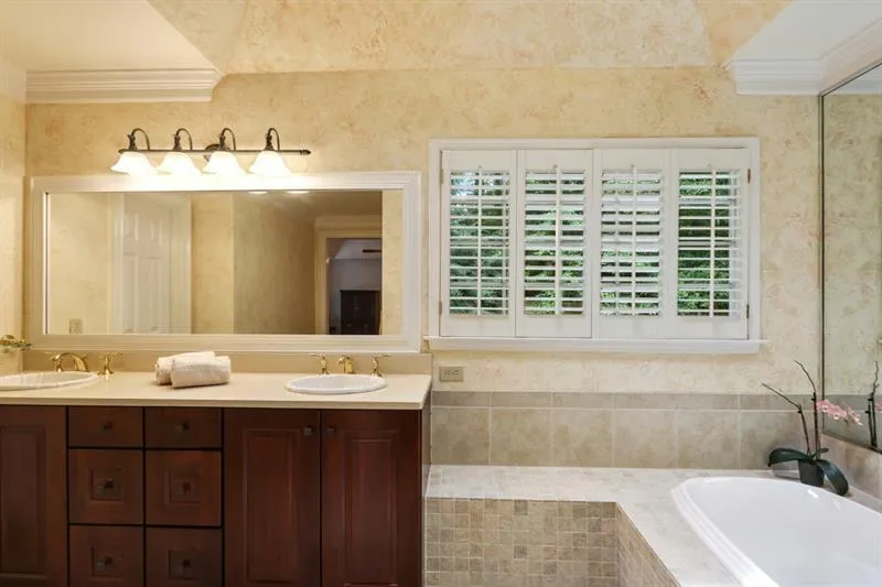 7920 Saddle Ridge Drive, Sandy Springs, Georgia 30350, 4 Bedrooms Bedrooms, ,3 BathroomsBathrooms,Residential,Sold,7920 Saddle Ridge Drive,6118567