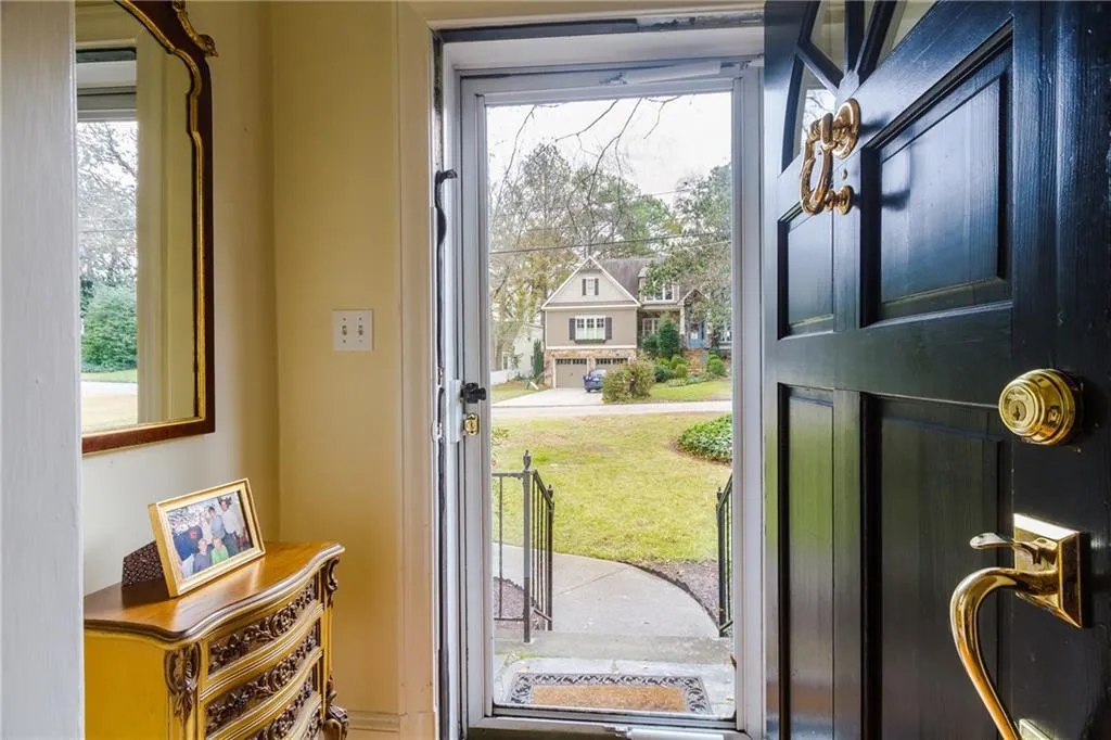 626 Darlington Road Ne, Atlanta, Georgia 30305, 2 Bedrooms Bedrooms, ,1 BathroomBathrooms,Residential,Sold,626 Darlington Road Ne,5789619