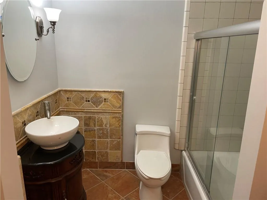 5676 Kingsport Drive Unit 4, Sandy Springs, Georgia 30342, 2 Bedrooms Bedrooms, ,1 BathroomBathrooms,Residential,Sold,5676 Kingsport Drive Unit 4,6835799