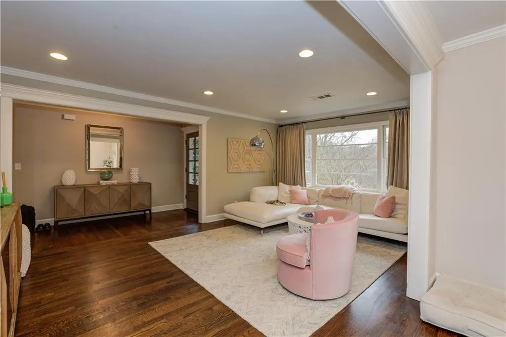 460 Montevallo Drive, Atlanta, Georgia 30342, 4 Bedrooms Bedrooms, ,3 BathroomsBathrooms,Residential,Sold,460 Montevallo Drive,6510101