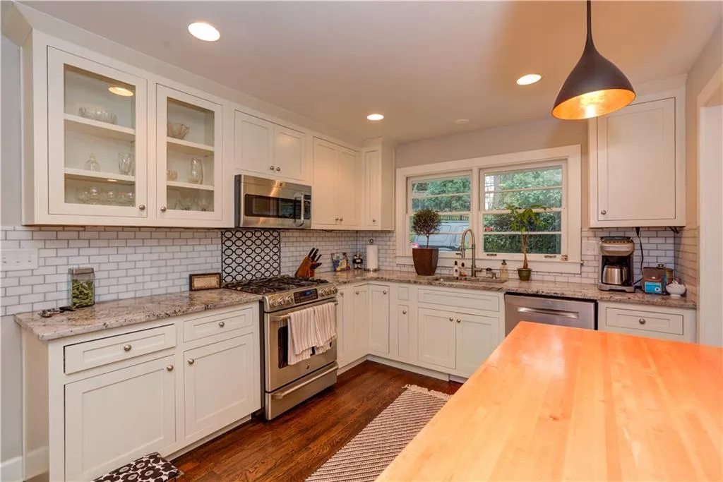 460 Montevallo Drive, Atlanta, Georgia 30342, 4 Bedrooms Bedrooms, ,3 BathroomsBathrooms,Residential,Sold,460 Montevallo Drive,6510101