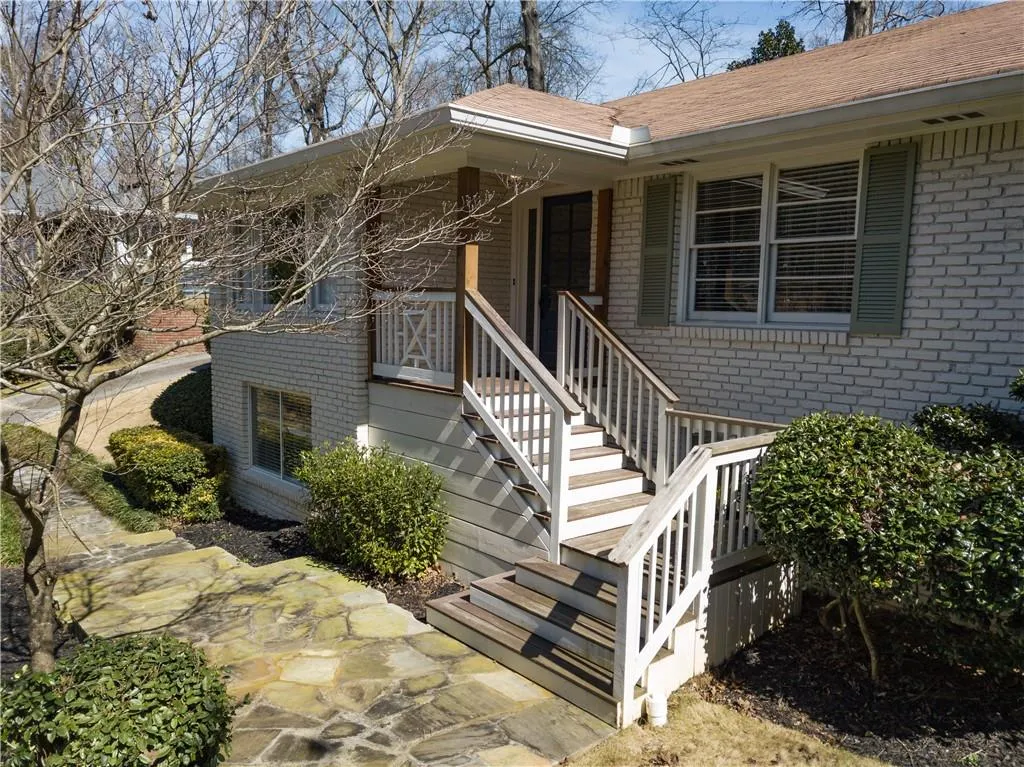 460 Montevallo Drive, Atlanta, Georgia 30342, 4 Bedrooms Bedrooms, ,3 BathroomsBathrooms,Residential,Sold,460 Montevallo Drive,6510101