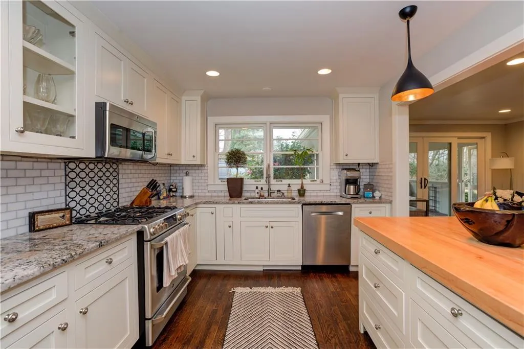 460 Montevallo Drive, Atlanta, Georgia 30342, 4 Bedrooms Bedrooms, ,3 BathroomsBathrooms,Residential,Sold,460 Montevallo Drive,6510101