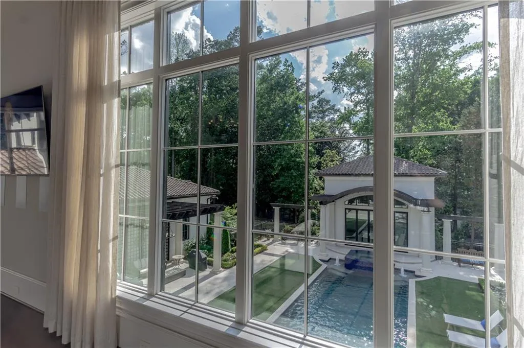 4544 Peachtree Dunwoody Road Ne, Sandy Springs, Georgia 30342, 5 Bedrooms Bedrooms, ,5 BathroomsBathrooms,Residential,Sold,4544 Peachtree Dunwoody Road Ne,6570286