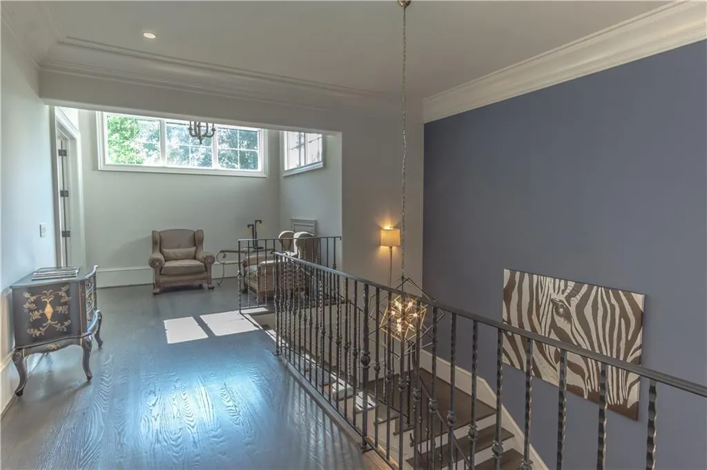 4544 Peachtree Dunwoody Road Ne, Sandy Springs, Georgia 30342, 5 Bedrooms Bedrooms, ,5 BathroomsBathrooms,Residential,Sold,4544 Peachtree Dunwoody Road Ne,6570286