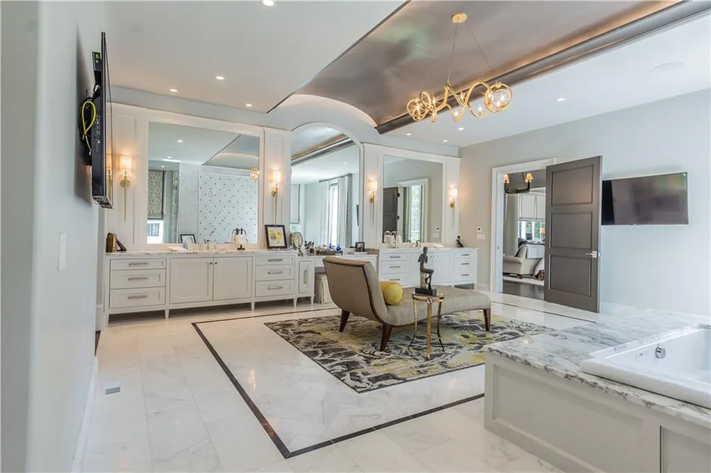 4544 Peachtree Dunwoody Road Ne, Sandy Springs, Georgia 30342, 5 Bedrooms Bedrooms, ,5 BathroomsBathrooms,Residential,Sold,4544 Peachtree Dunwoody Road Ne,6570286