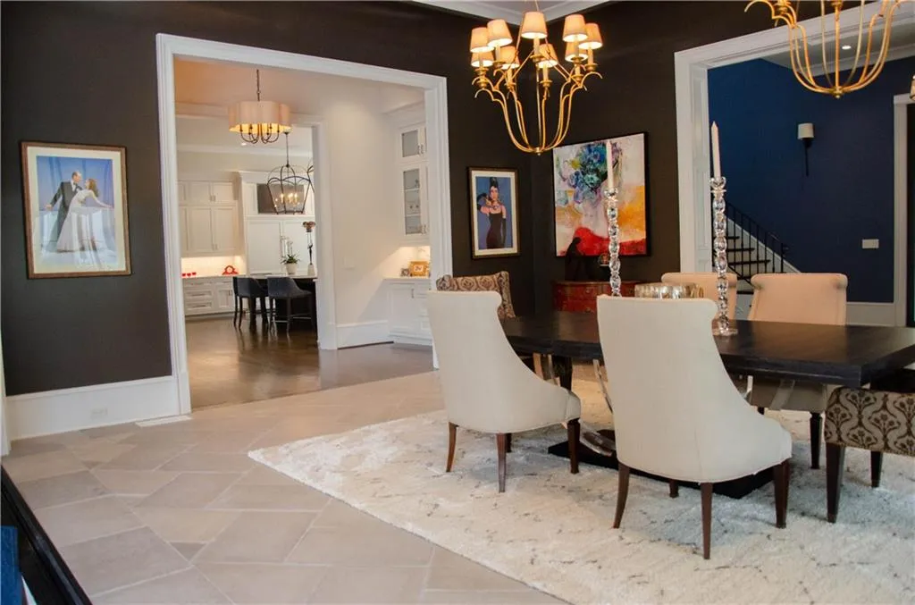 4544 Peachtree Dunwoody Road Ne, Sandy Springs, Georgia 30342, 5 Bedrooms Bedrooms, ,5 BathroomsBathrooms,Residential,Sold,4544 Peachtree Dunwoody Road Ne,6570286