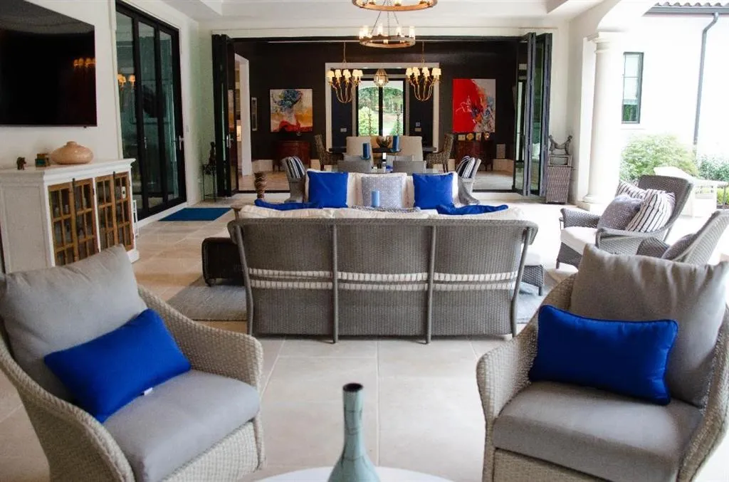 4544 Peachtree Dunwoody Road Ne, Sandy Springs, Georgia 30342, 5 Bedrooms Bedrooms, ,5 BathroomsBathrooms,Residential,Sold,4544 Peachtree Dunwoody Road Ne,6570286