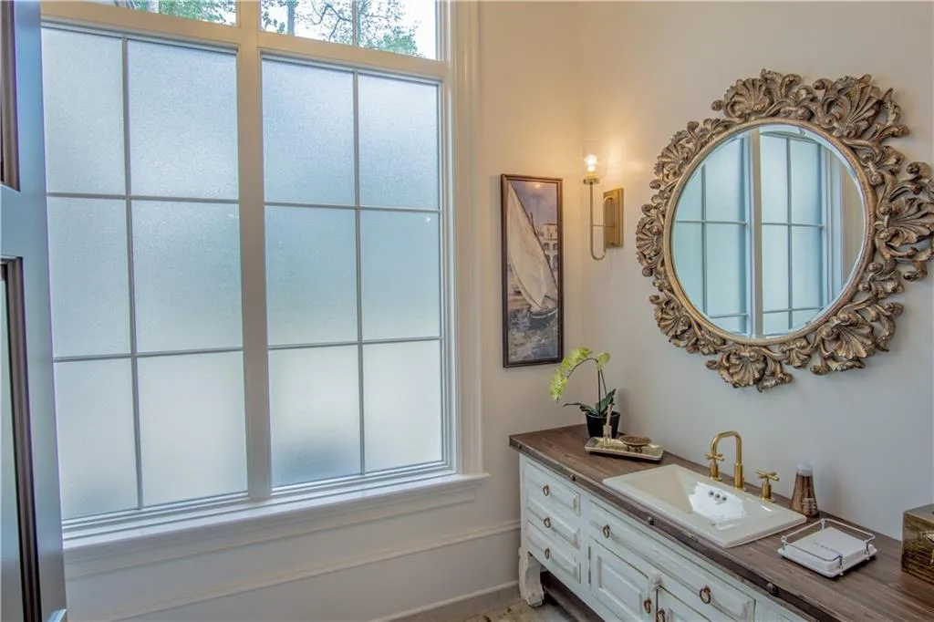 4544 Peachtree Dunwoody Road Ne, Sandy Springs, Georgia 30342, 5 Bedrooms Bedrooms, ,5 BathroomsBathrooms,Residential,Sold,4544 Peachtree Dunwoody Road Ne,6570286