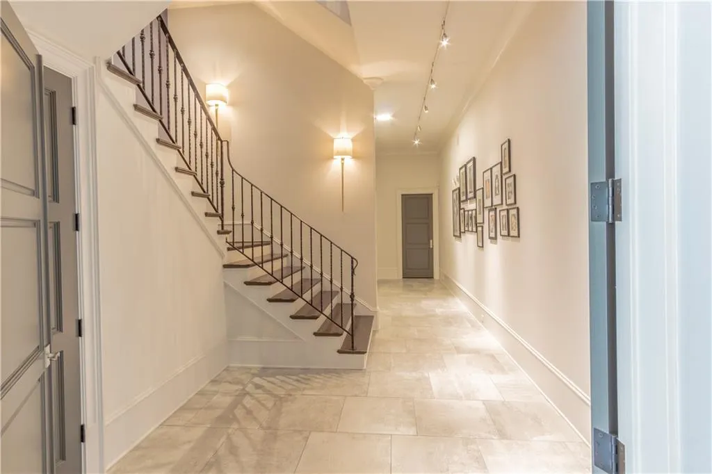 4544 Peachtree Dunwoody Road Ne, Sandy Springs, Georgia 30342, 5 Bedrooms Bedrooms, ,5 BathroomsBathrooms,Residential,Sold,4544 Peachtree Dunwoody Road Ne,6570286