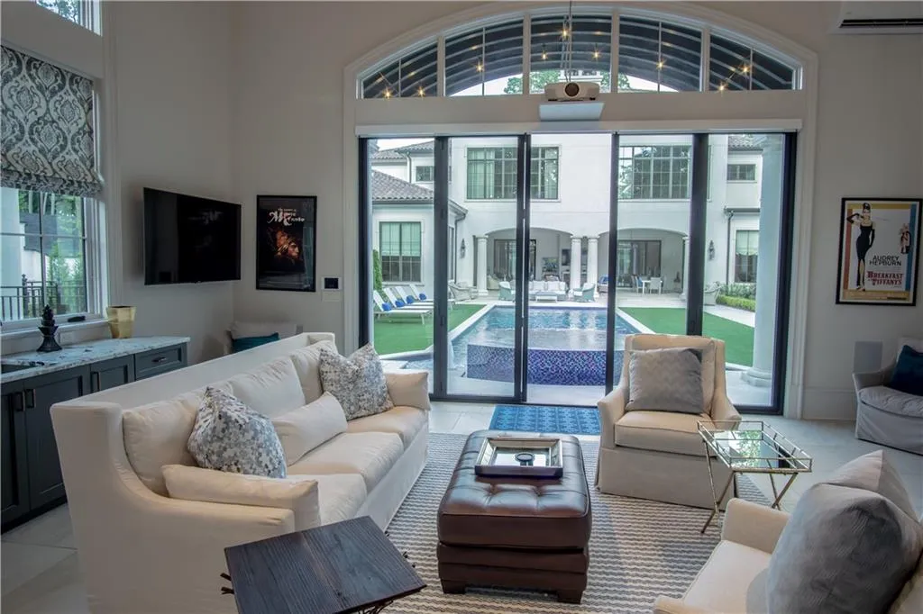 4544 Peachtree Dunwoody Road Ne, Sandy Springs, Georgia 30342, 5 Bedrooms Bedrooms, ,5 BathroomsBathrooms,Residential,Sold,4544 Peachtree Dunwoody Road Ne,6570286