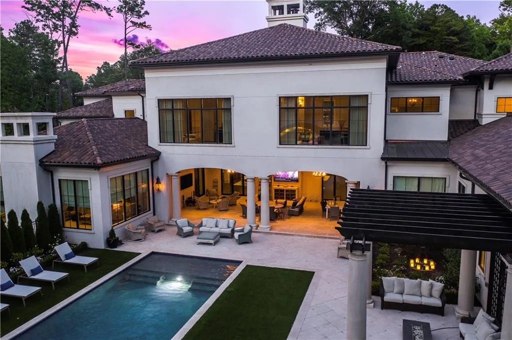 4544 Peachtree Dunwoody Road Ne, Sandy Springs, Georgia 30342, 5 Bedrooms Bedrooms, ,5 BathroomsBathrooms,Residential,Sold,4544 Peachtree Dunwoody Road Ne,6570286