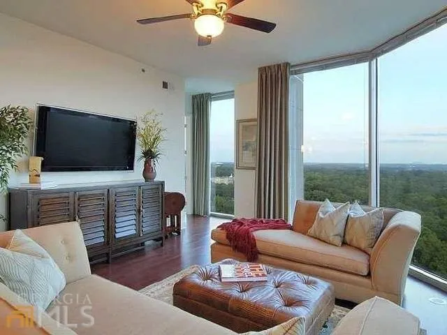2795 Peachtree Road Unit 1608, Atlanta, Georgia 30305, 2 Bedrooms Bedrooms, ,2 BathroomsBathrooms,Residential,Sold,2795 Peachtree Road Unit 1608,5867616
