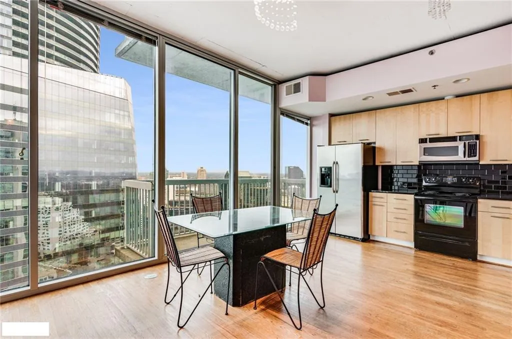 3324 Peachtree Road Ne Unit 2515, Atlanta, Georgia 30326, 1 Bedroom Bedrooms, 0 ,1 BathroomBathrooms,Residential,For Sale,3324 Peachtree Road Ne Unit 2515,7700807