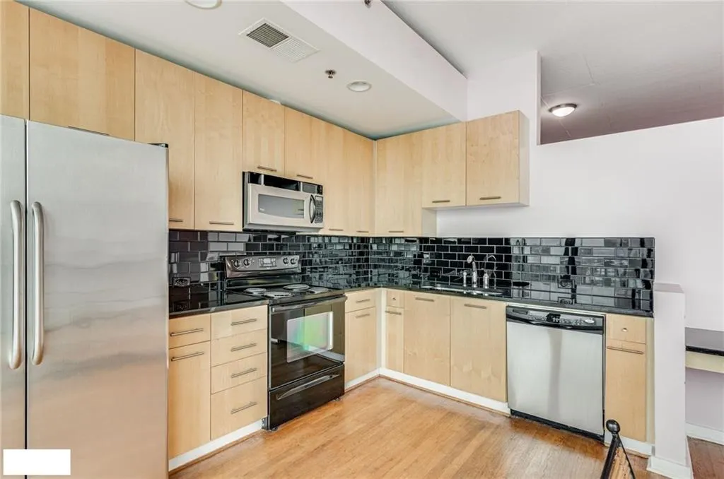 3324 Peachtree Road Ne Unit 2515, Atlanta, Georgia 30326, 1 Bedroom Bedrooms, 0 ,1 BathroomBathrooms,Residential,For Sale,3324 Peachtree Road Ne Unit 2515,7700807