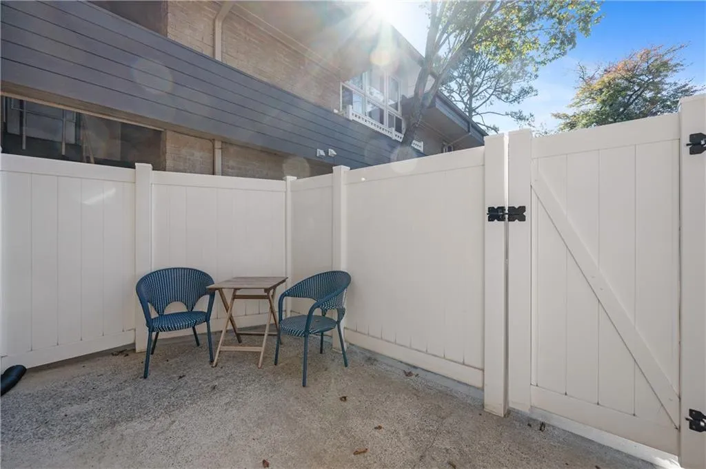 346 Carpenter Drive Unit 78, Atlanta, Georgia 30328, 2 Bedrooms Bedrooms, ,1 BathroomBathrooms,Residential,Sold,346 Carpenter Drive Unit 78,7479667