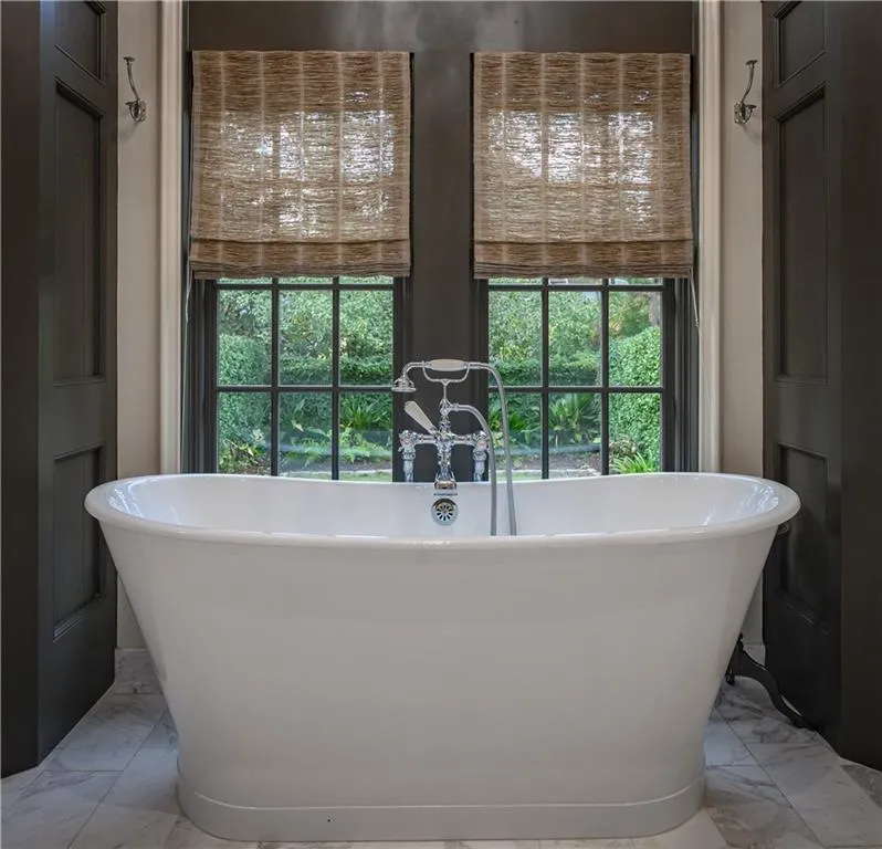 2979 Ridgewood Road Nw, Atlanta, Georgia 30327, 4 Bedrooms Bedrooms, ,4 BathroomsBathrooms,Residential,For Sale,2979 Ridgewood Road Nw,7559436