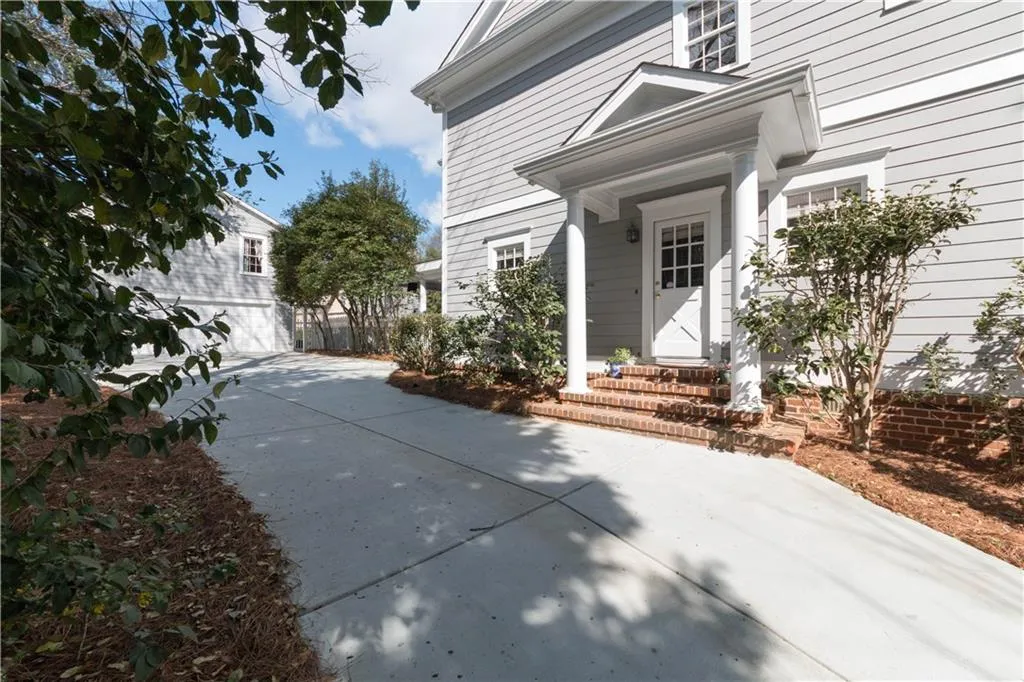 2616 Brookwood Drive Ne, Atlanta, Georgia 30305, 6 Bedrooms Bedrooms, ,5 BathroomsBathrooms,Residential,Sold,2616 Brookwood Drive Ne,5664726