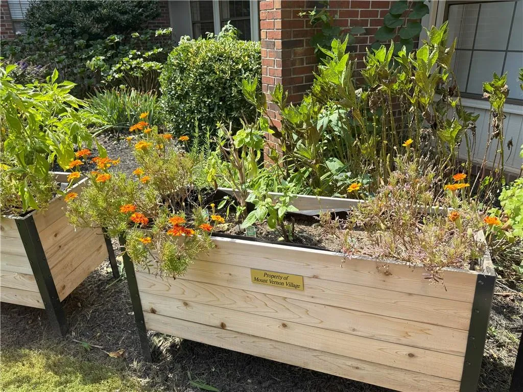 475 Mount Vernon Highway Ne Unit B211, Atlanta, Georgia 30328, 1 Bedroom Bedrooms, ,1 BathroomBathrooms,Residential,For Sale,475 Mount Vernon Highway Ne Unit B211,7644307